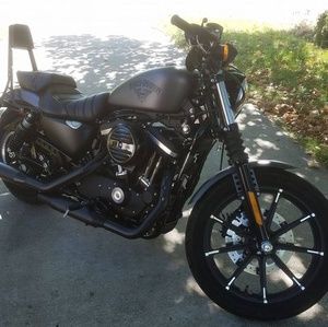 Meet your Posher, Dustin